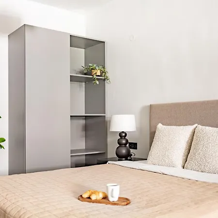 Sanders Tower Centre Apartment