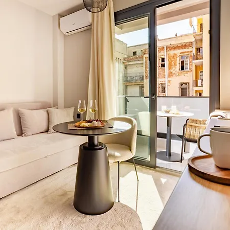 Sanders Tower Centre Apartment *