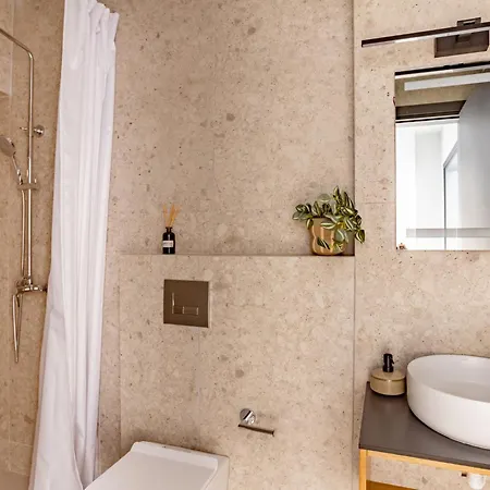 Sanders Tower Centre Apartment *